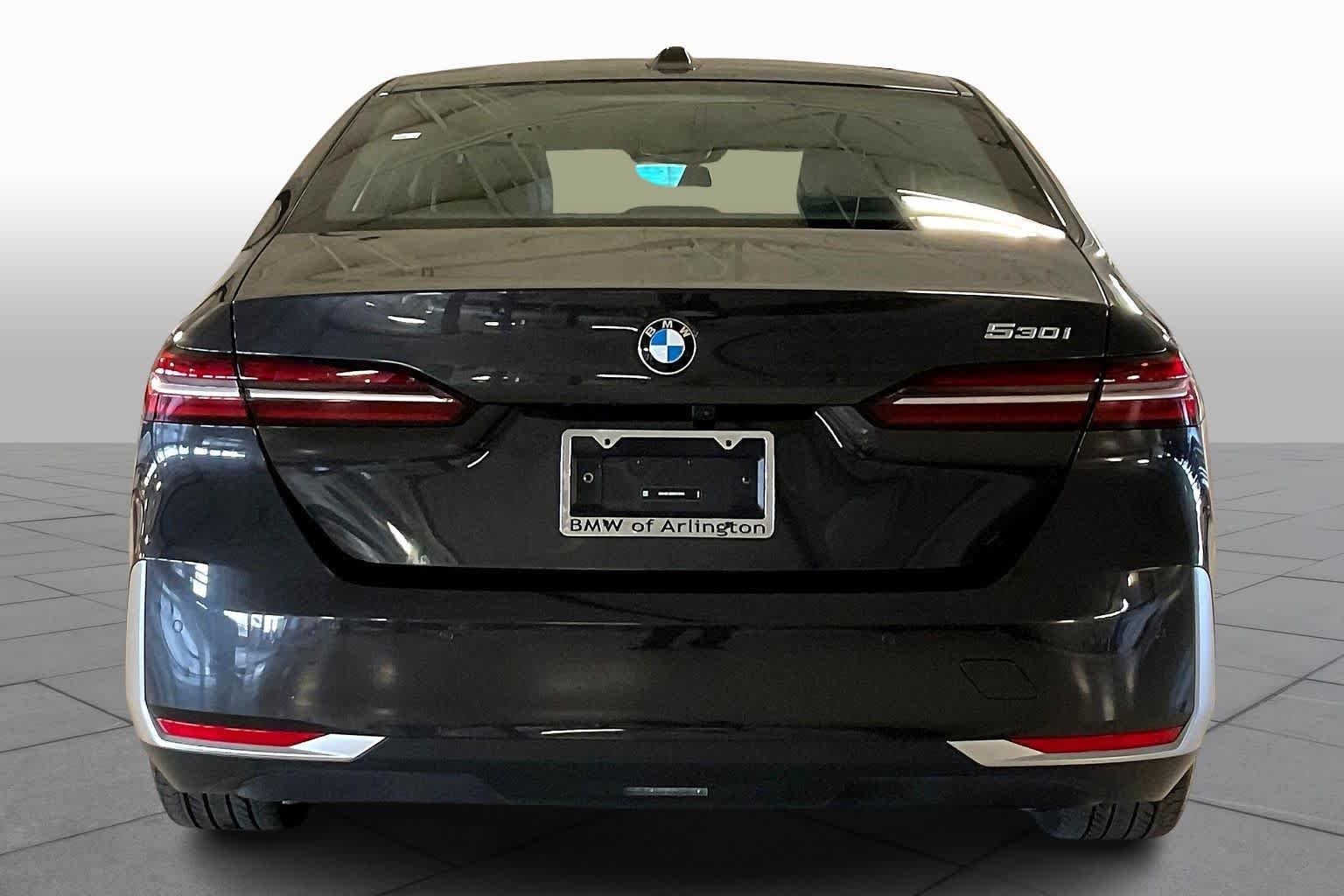 Certified Used 2025 Dark Graphite Metallic BMW 530i image 4