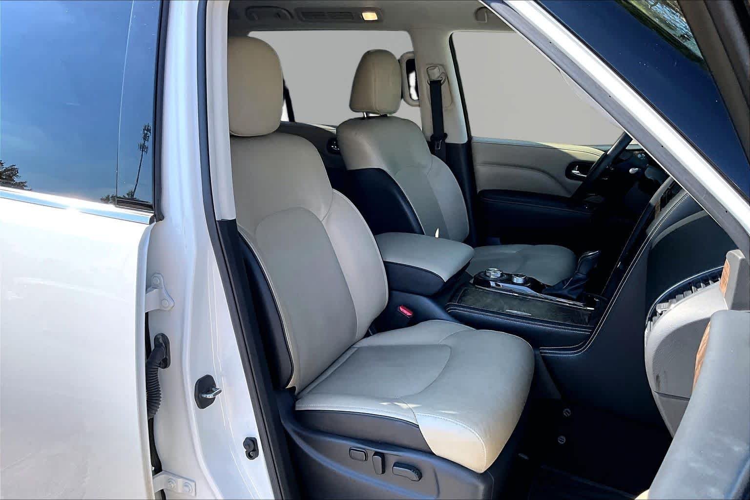 Used 2021 Moonstone White INFINITI PREMIUM SELECT image 9