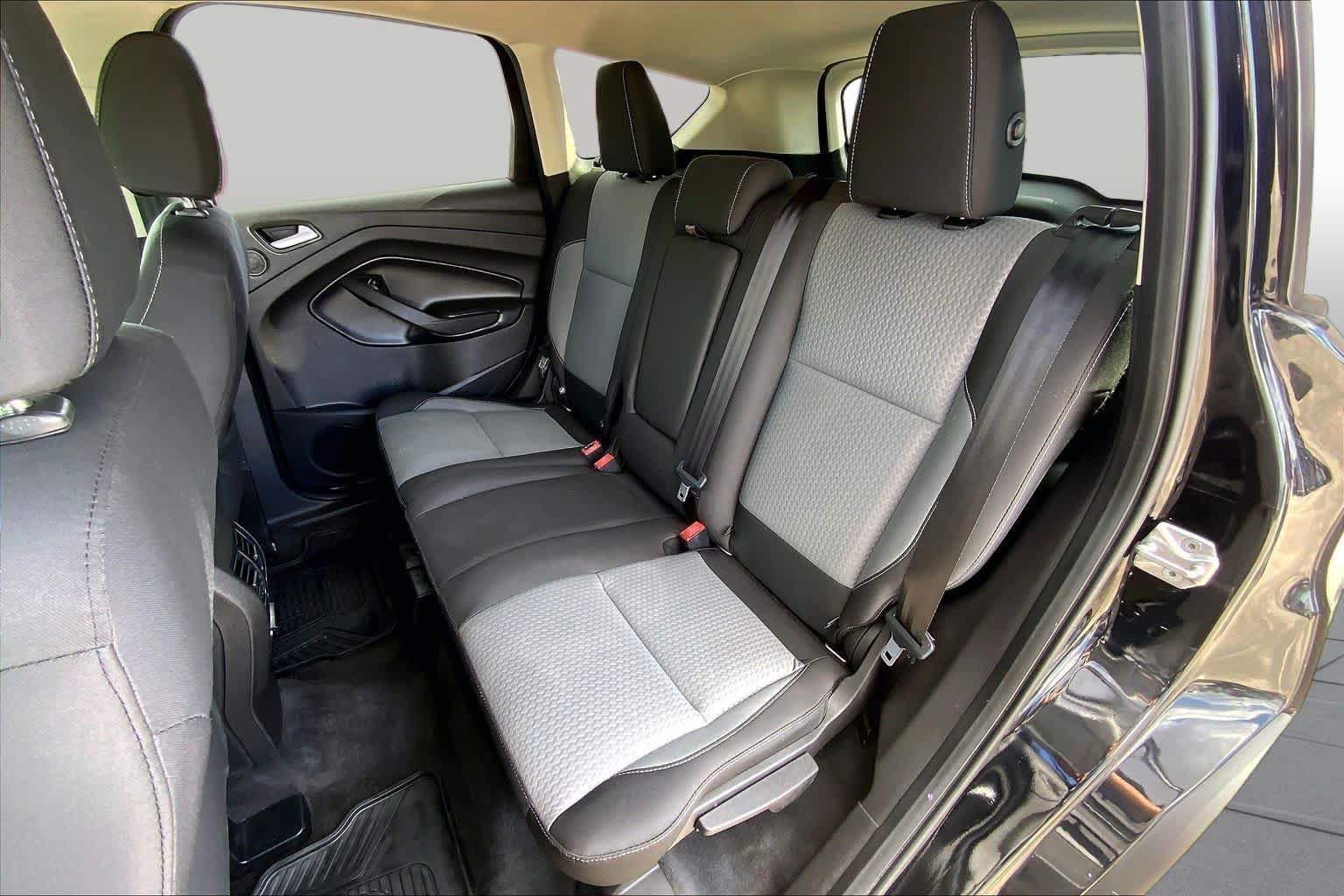 Used 2017 Shadow Black Ford SE image 19