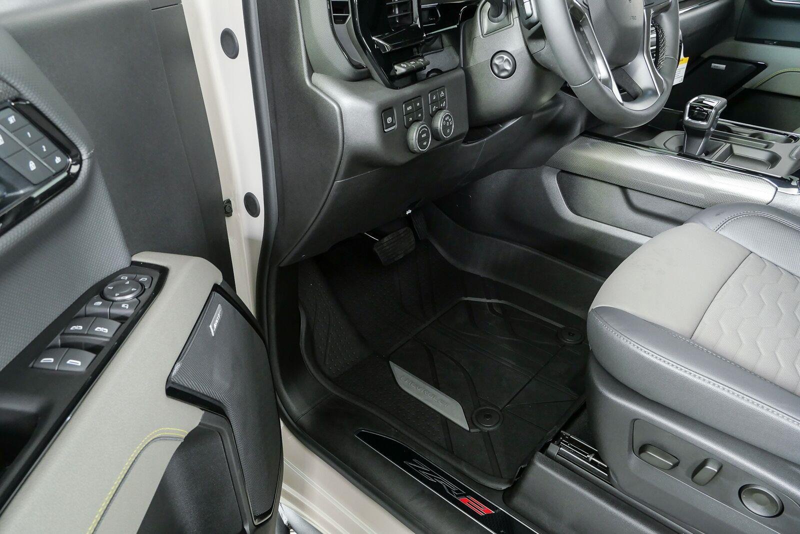 2026 Chevrolet Silverado 1500 ZR2 - Photo 8