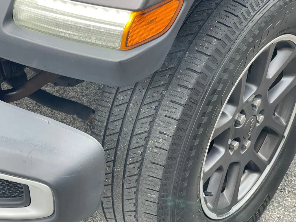 Certified Used 2020 Granite Crystal Metallic Clearcoat Jeep Overland image 35