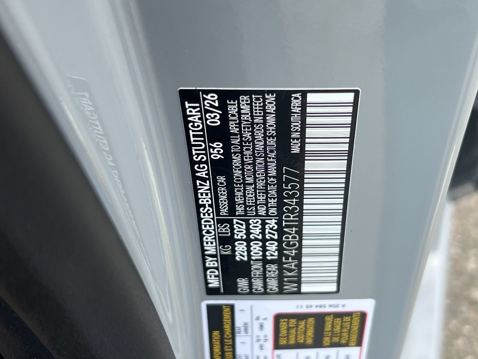 New 2026 MANUFAKTUR Alpine Grey Mercedes-Benz C 300 image 31