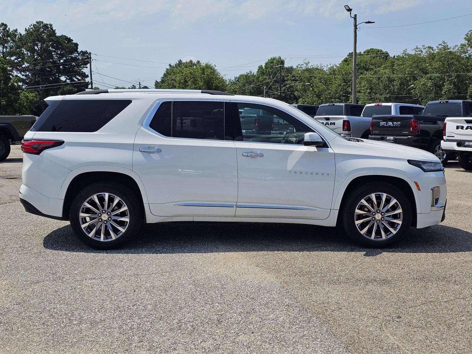 Used 2022 Summit White Chevrolet Premier image 7