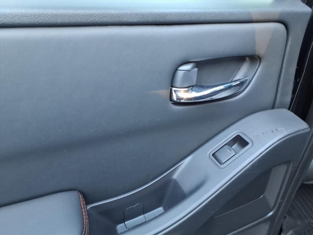 2023 Nissan Frontier PRO-4X - Photo 9