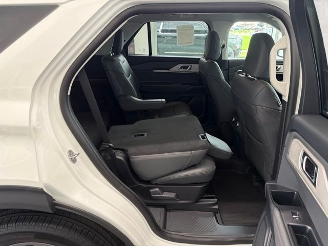 New 2026 Star White Metallic Tri-Coat Ford Active image 46