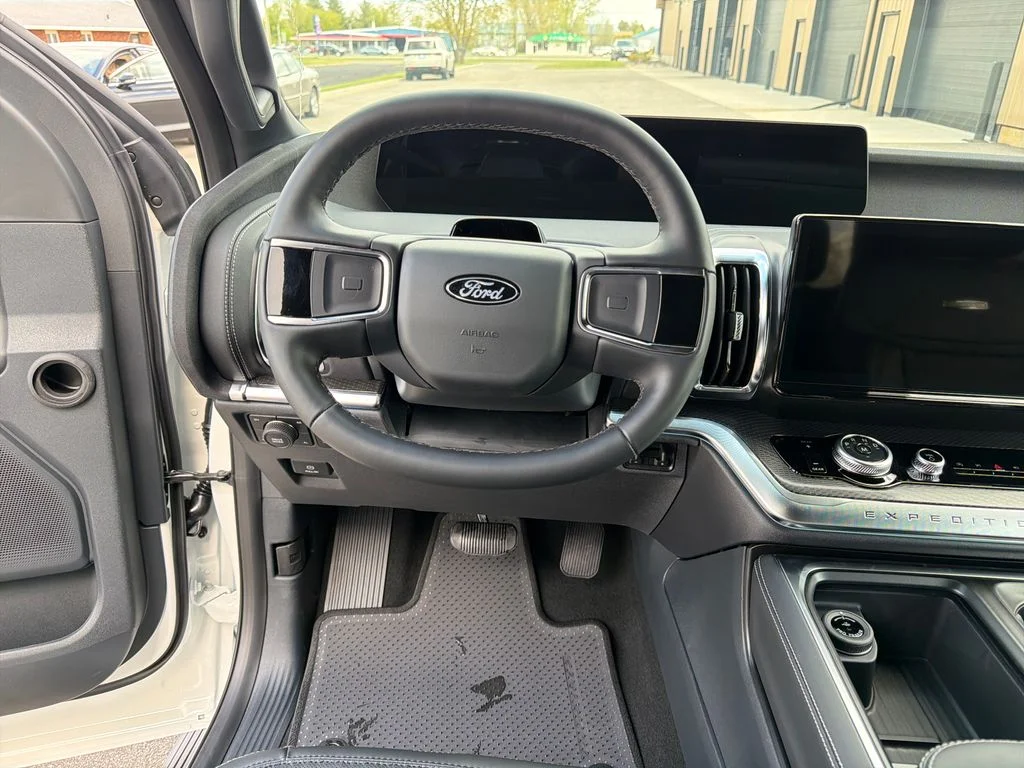 New 2026 White Ford Platinum image 13
