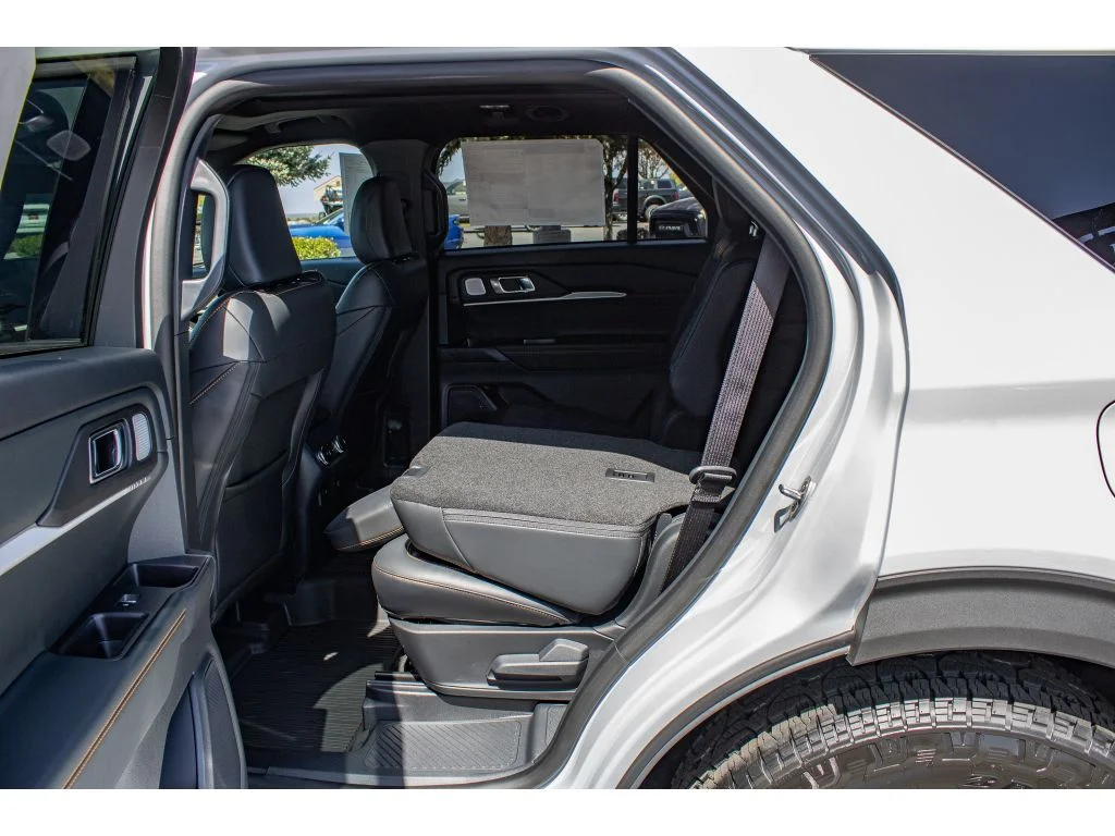 New 2026 Space White Metallic Ford Tremor® image 17