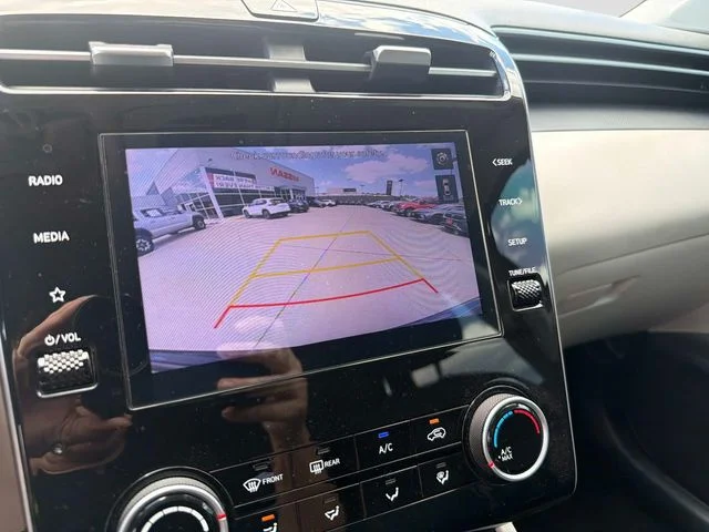 Used 2023 Black Hyundai SEL image 23