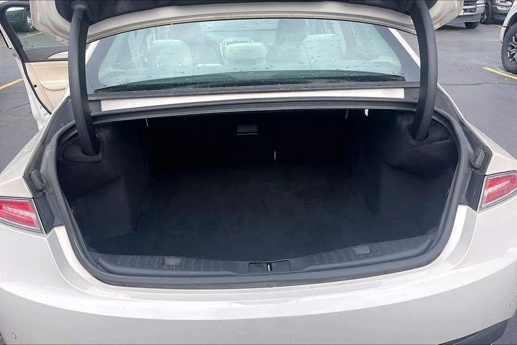 Used 2019 White Lincoln Standard image 26