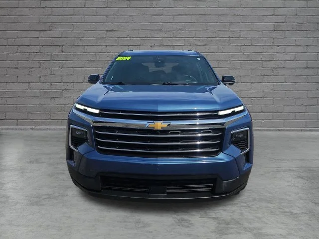 Used 2024 Lakeshore Blue Metallic Chevrolet LT image 9