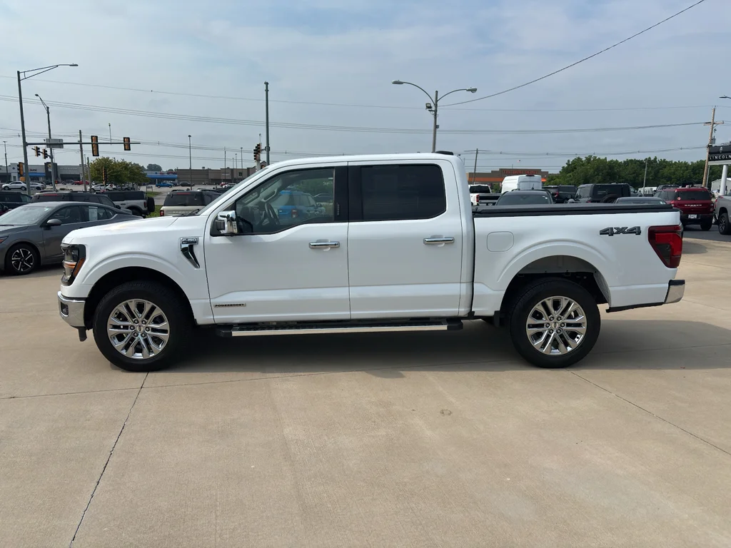 Used 2024 Oxford White Ford XLT image 7