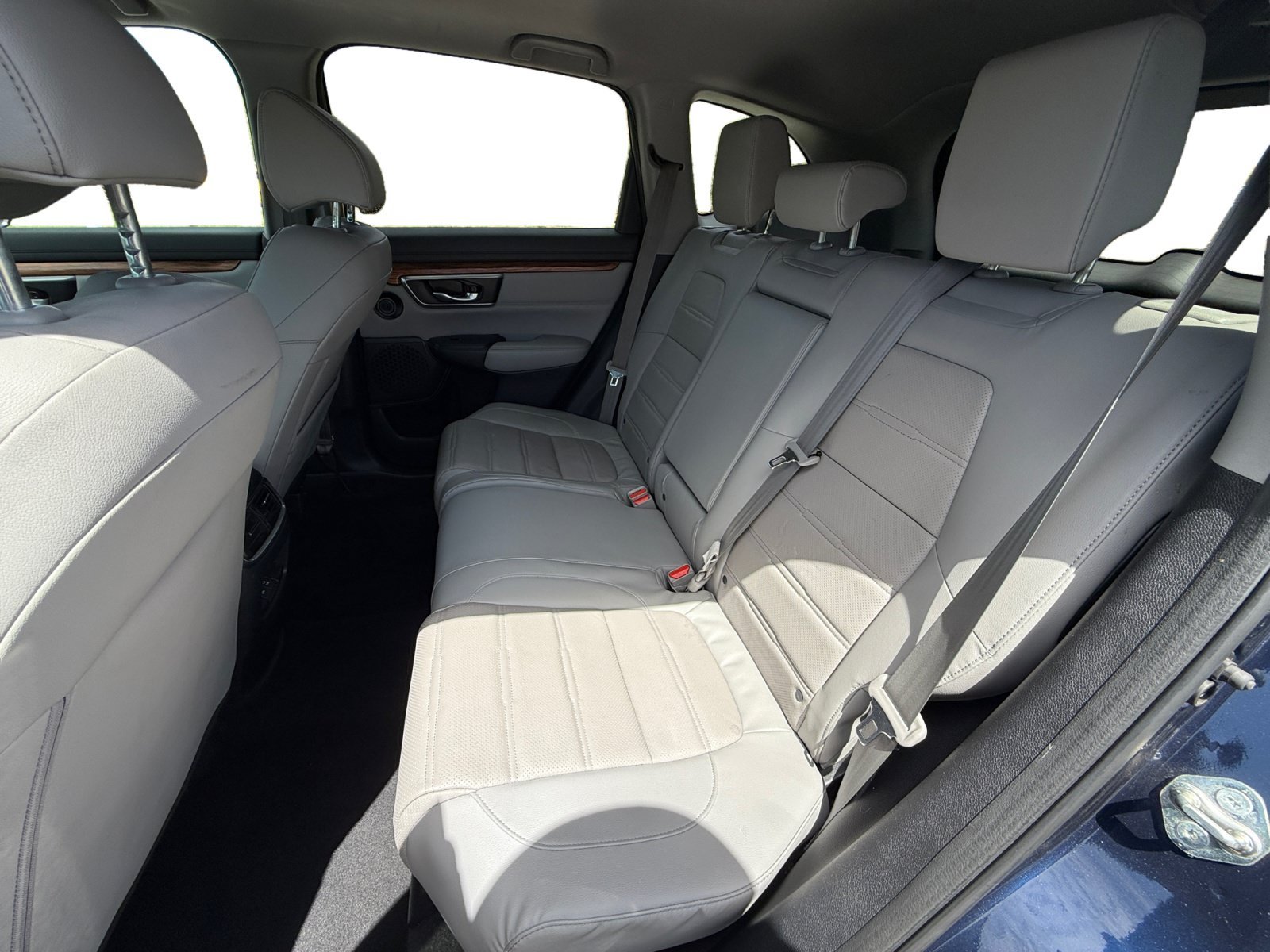 Used 2017 Obsidian Blue Pearl Honda Touring image 16