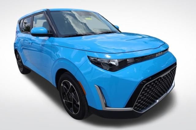 Used 2025 Surf Blue Kia EX image 3
