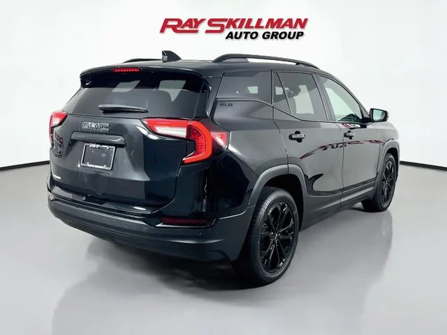 Used 2022 Black GMC SLE image 7