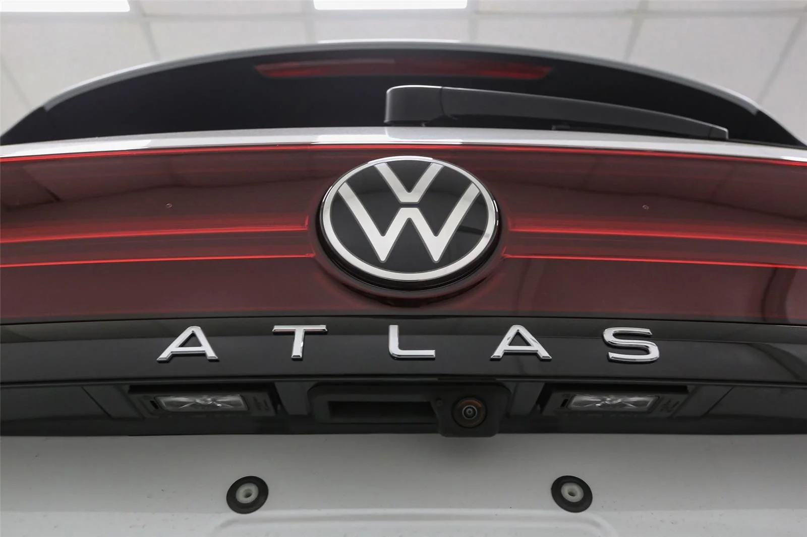New 2026 Opal White Pearl Volkswagen 2.0T Peak Edition image 12