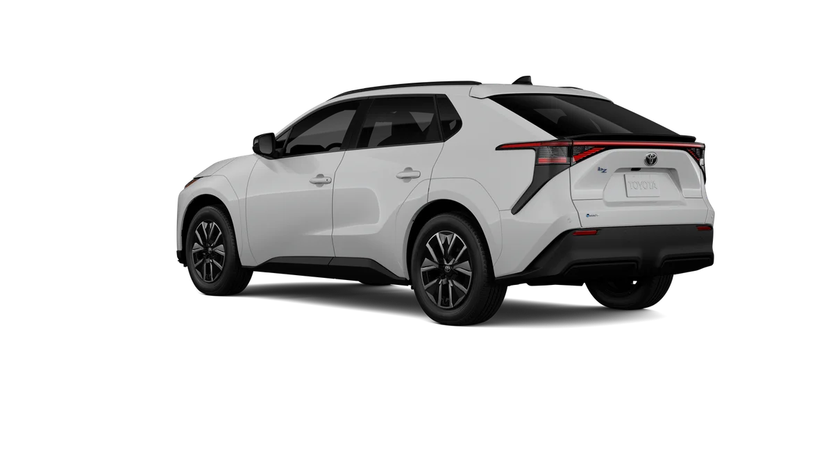 New 2027 Wind Chill Pearl Toyota XLE image 6