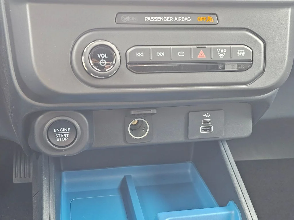 New 2025 Carbonized Gray Metallic Ford XLT image 31