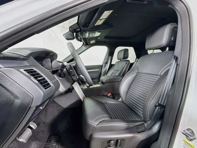New 2026 Fuji White Land Rover Dynamic SE image 11