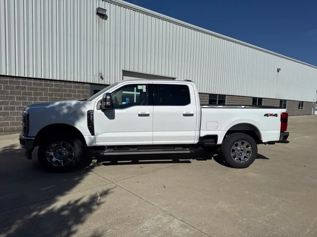 New 2027 Oxford White Ford Lariat image 8