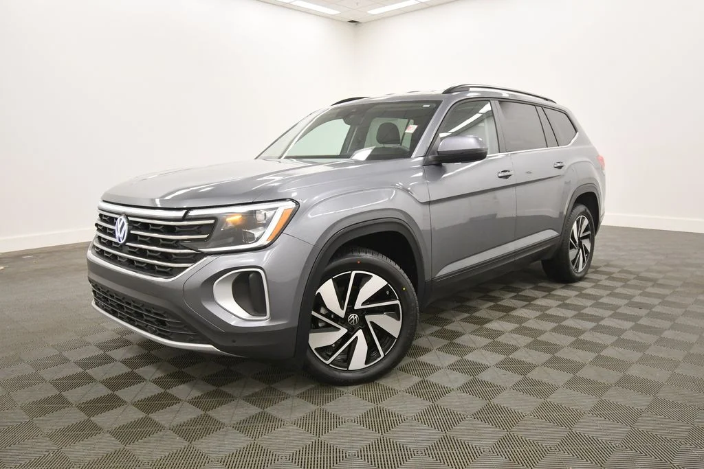 Used 2025 Volkswagen Atlas SE w/Tech with VIN 1V2HR2CA6SC520292 for sale in Rochester, Minnesota