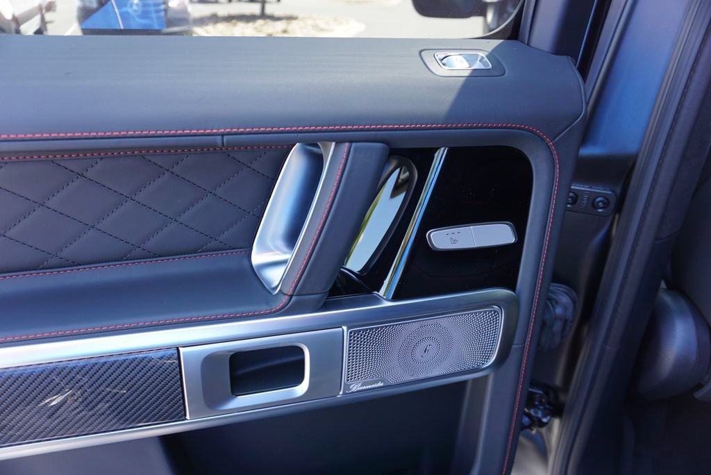 New 2027 MANUFAKTUR Night Black Magno Mercedes-Benz G 580 image 23