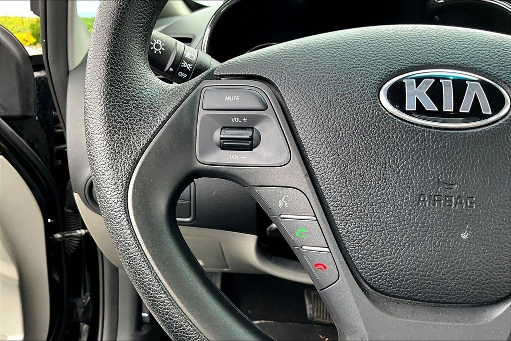Used 2015 Black Kia LX image 10