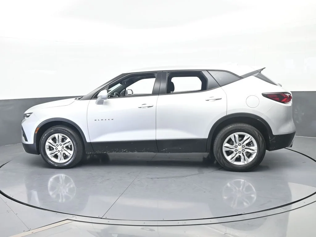 Used 2019 Silver Ice Metallic Chevrolet L image 3