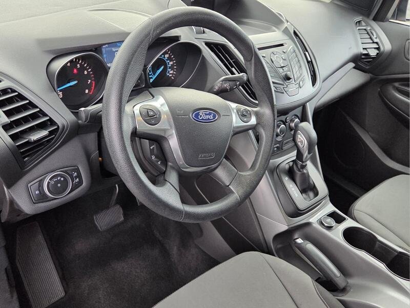 Used 2015 Ruby Red Metallic FORD FWD 4DR SE image 11