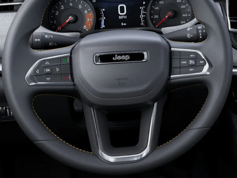 New 2026 Diamond Black Crystal Pearlcoat Jeep Latitude image 19