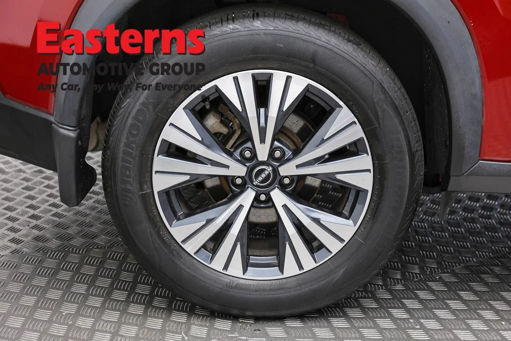 Used 2023 Red Nissan SV image 31