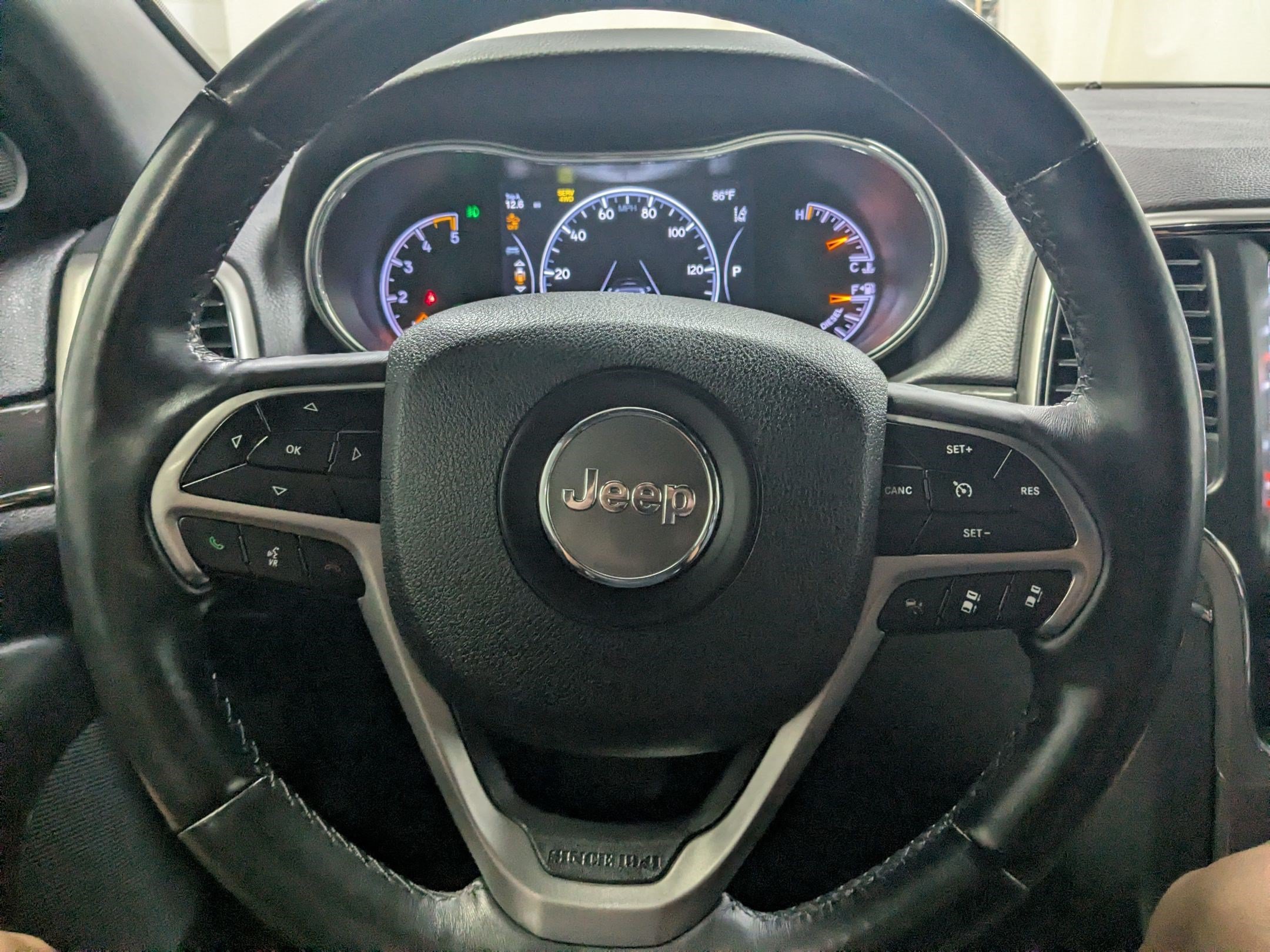 Used 2018 Granite Crystal Metallic Clearcoat Jeep Limited image 11