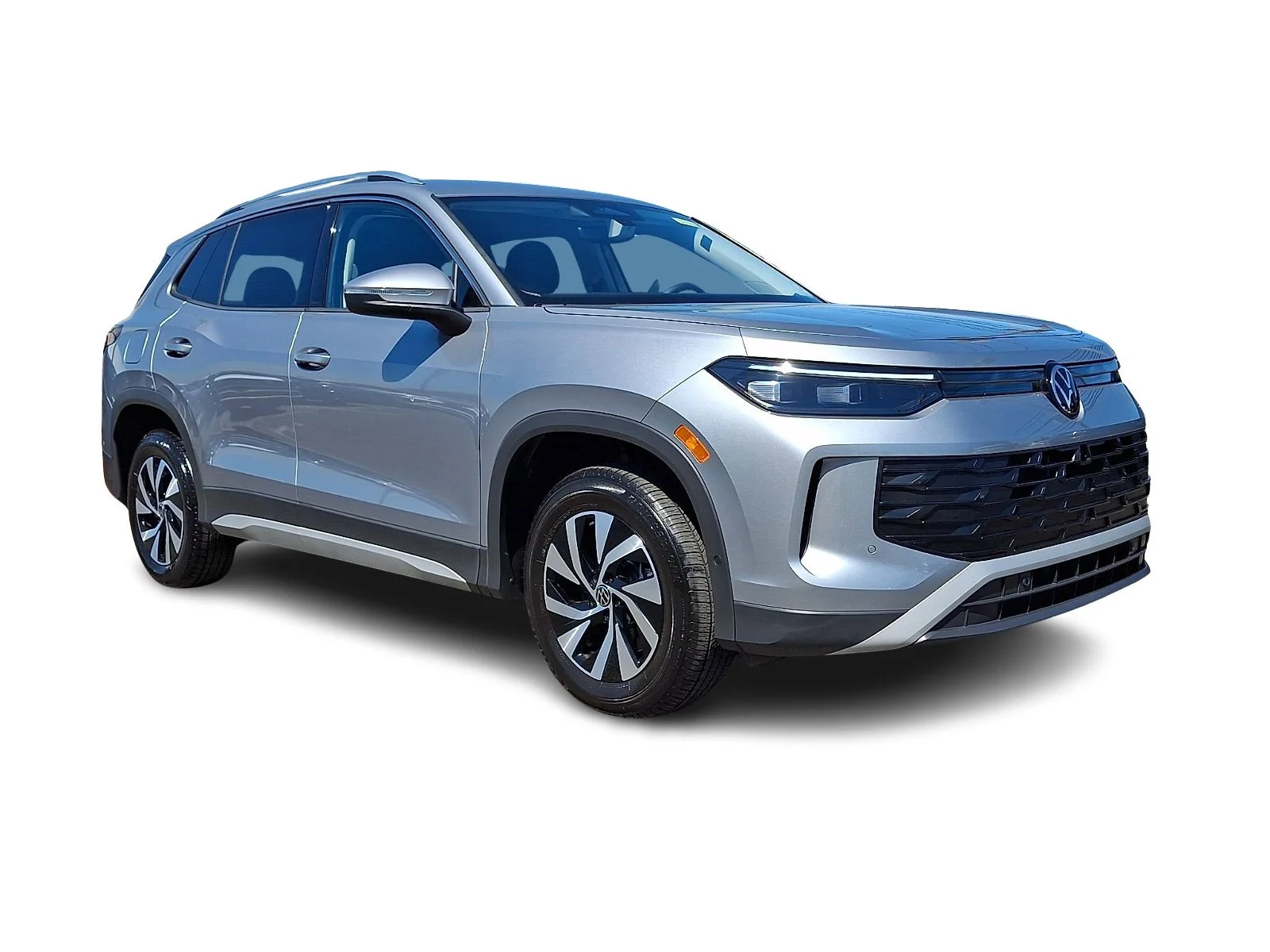 Used 2025 Pyrite Silver Metallic   K2k2 Volkswagen S image 1