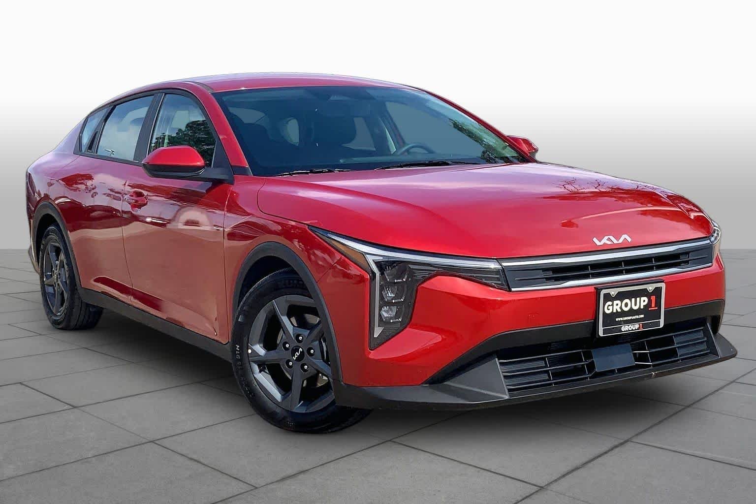 Used 2026 Currant Red Kia LXS image 3