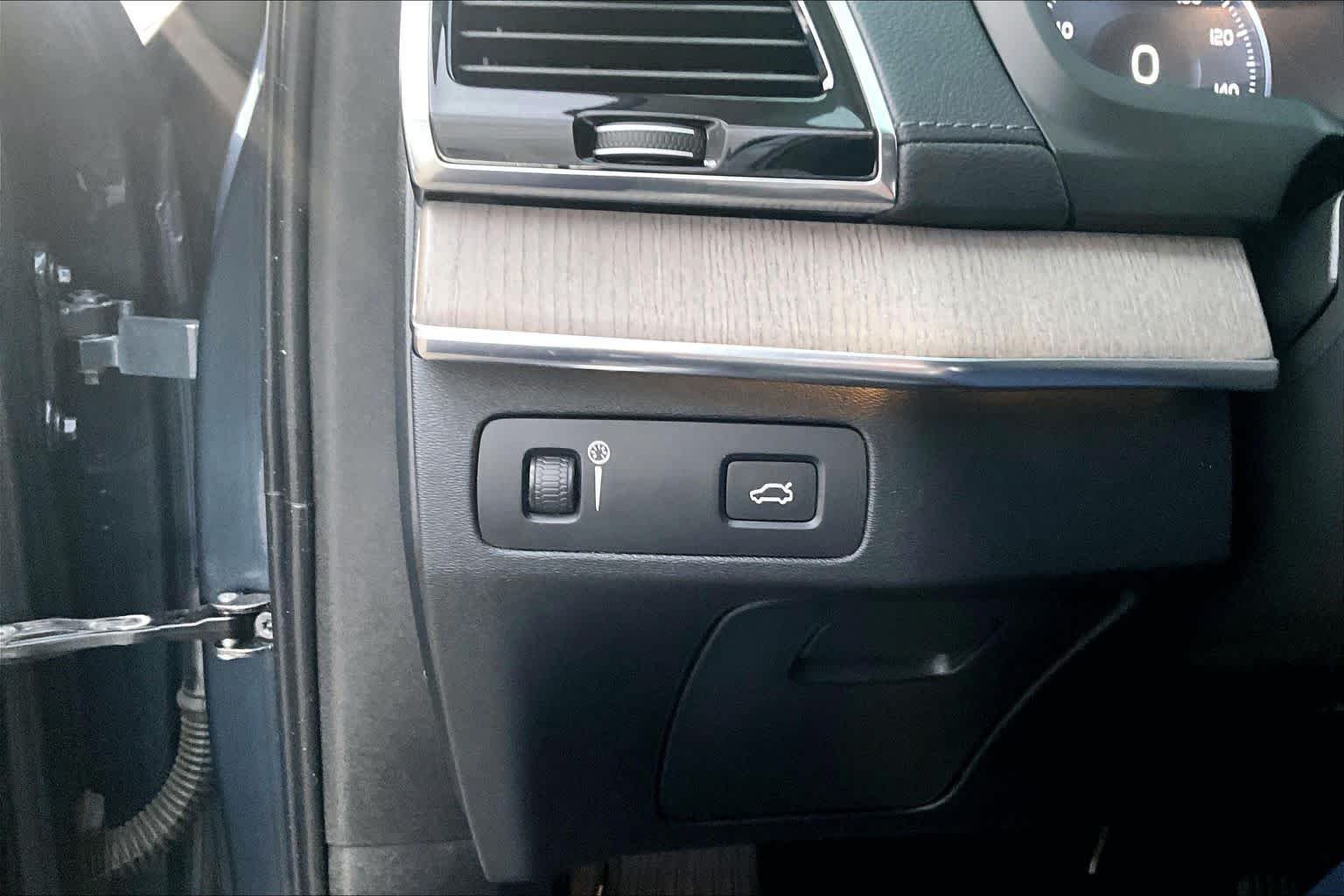 Used 2022 Denim Blue Metallic Volvo Inscription image 33