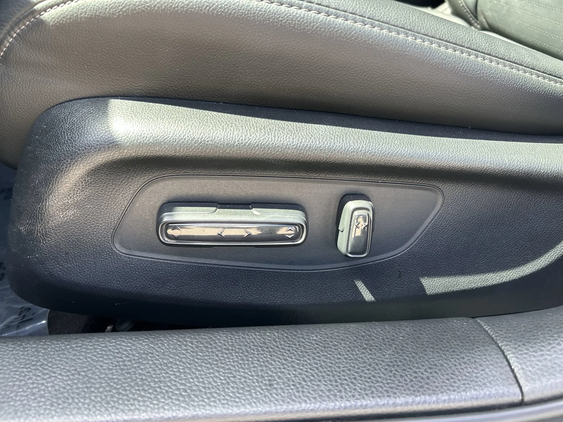 2024 Honda Civic Hatchback EX-L - Photo 14