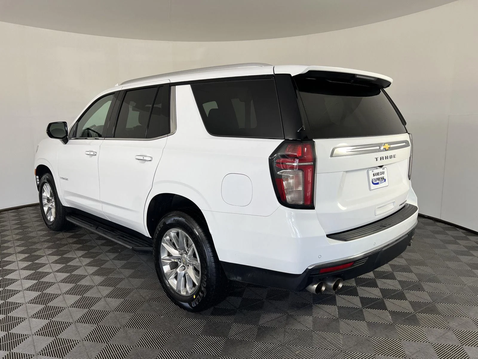 Used 2021 Summit White Chevrolet Premier image 12
