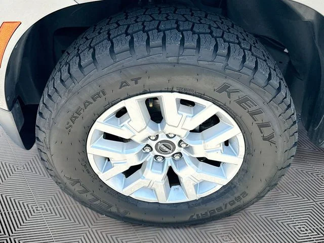 Used 2022 Gray Nissan SV image 28