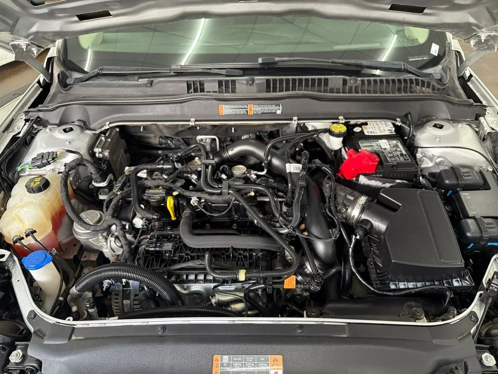 Used 2019 Silver Ford SE image 35