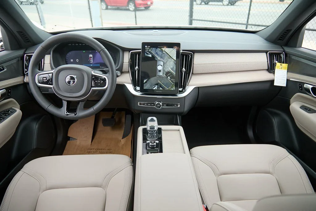 2026 Volvo XC90 Plus - Photo 26