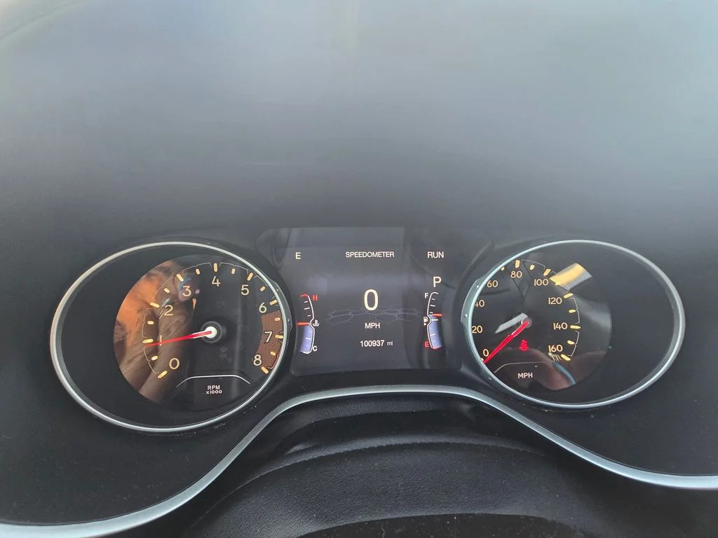Certified Used 2018 Gray Jeep Limited image 27