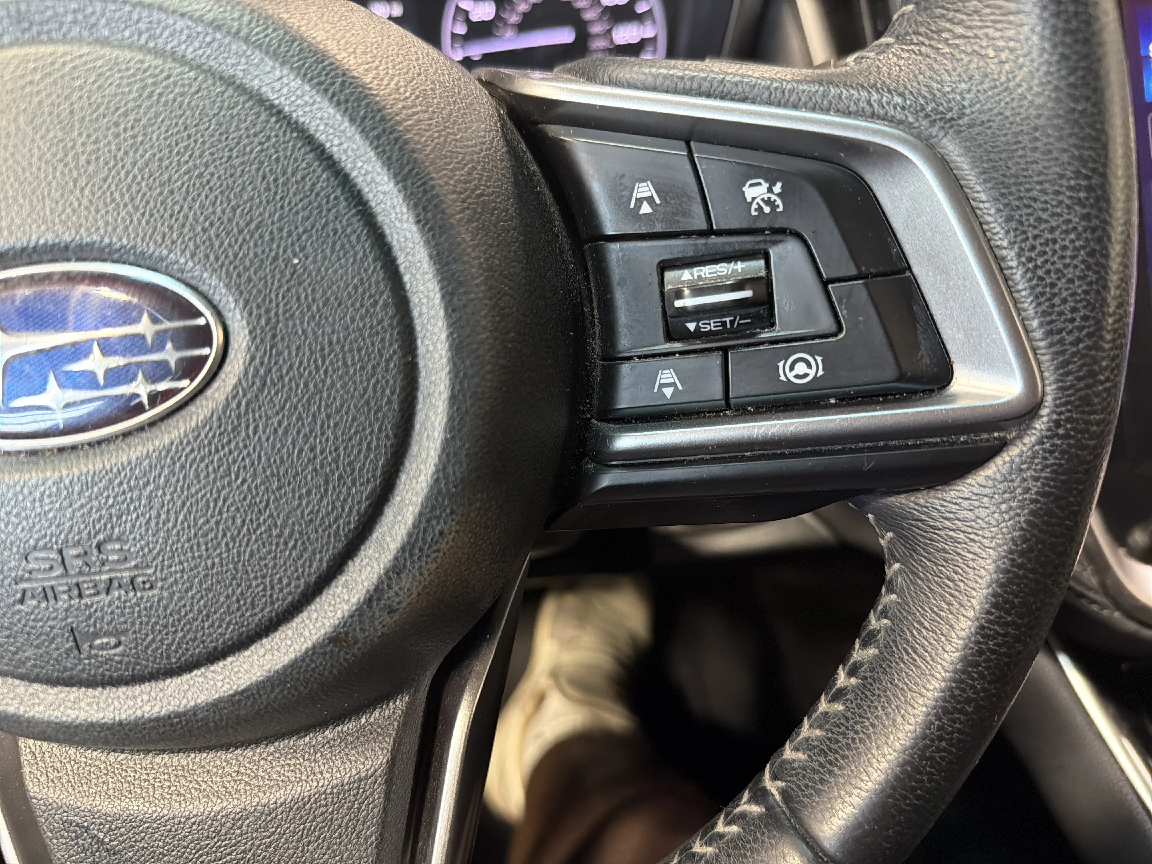 Used 2020 Magnetite Gray Metallic Subaru Limited image 27