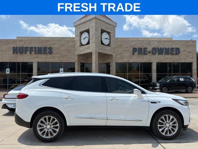 2019 Buick Enclave Essence's photo