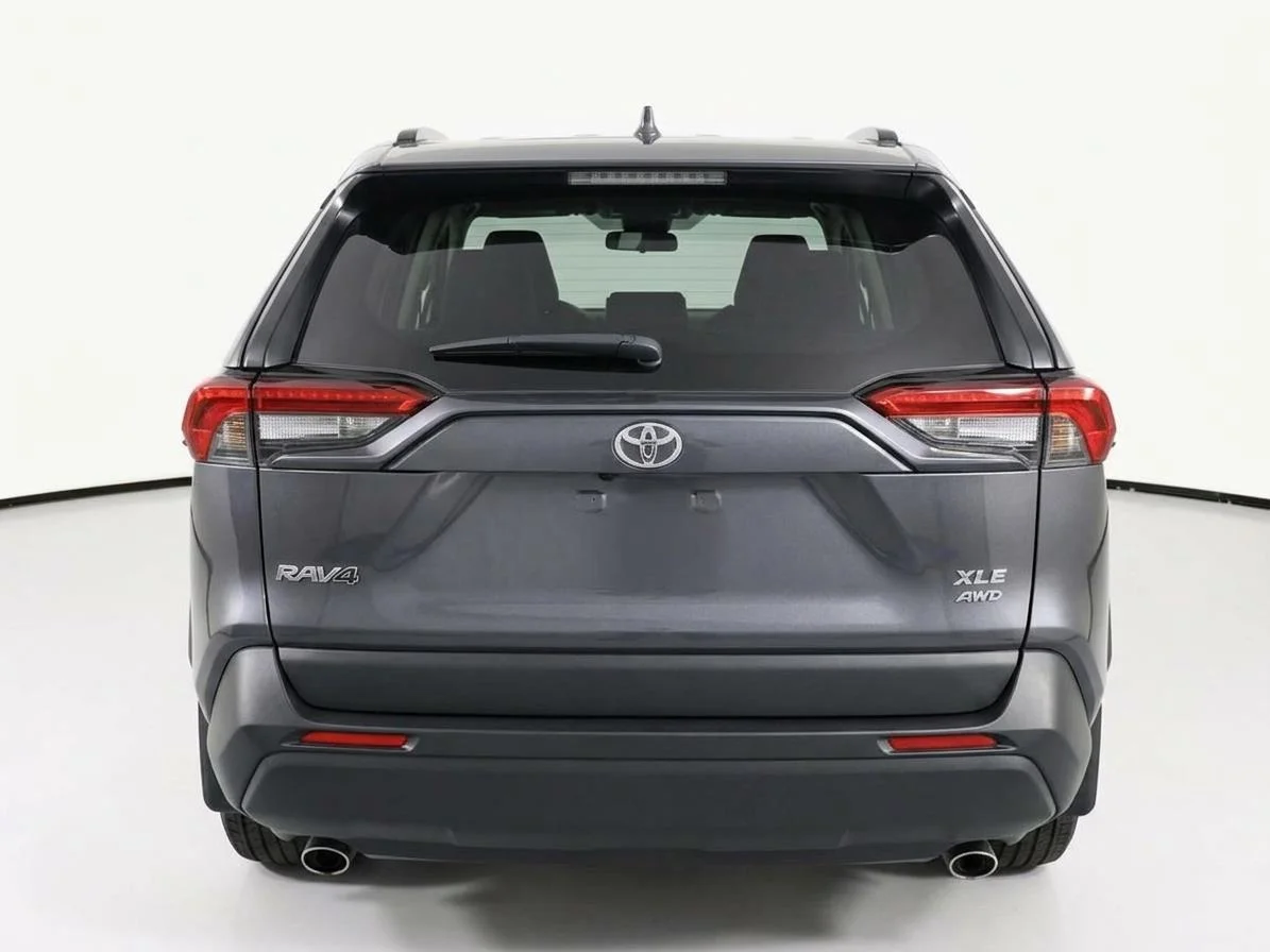 2024 Toyota RAV4 XLE - Photo 19
