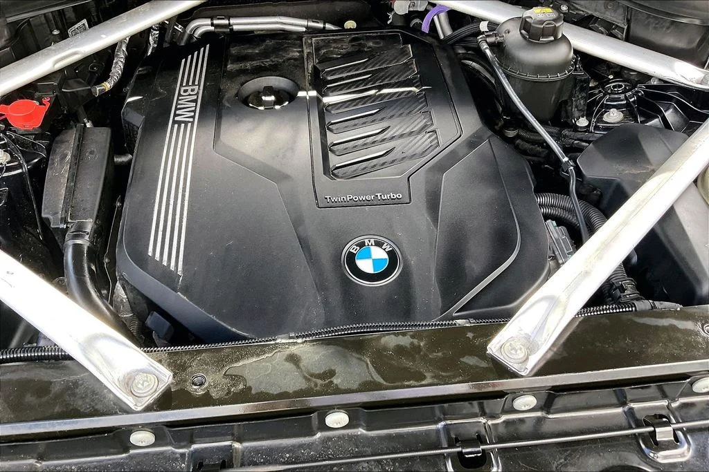 Used 2021 Black BMW xDrive40i image 33