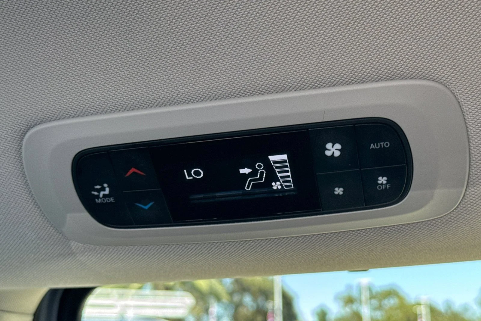 2024 Chrysler Pacifica Touring L - Photo 13