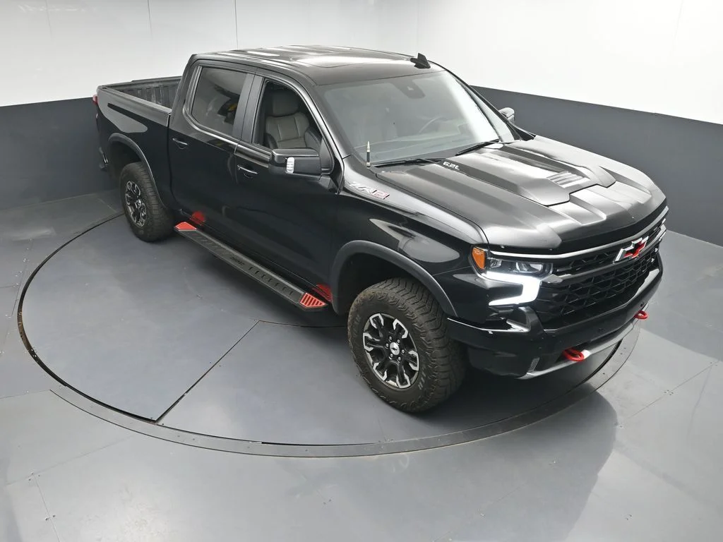 Used 2025 Black Chevrolet ZR2 image 37