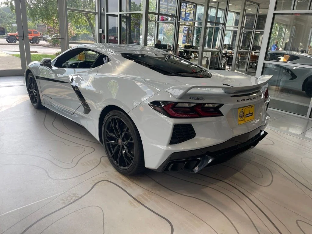 Used 2023 White Chevrolet Stingray image 3