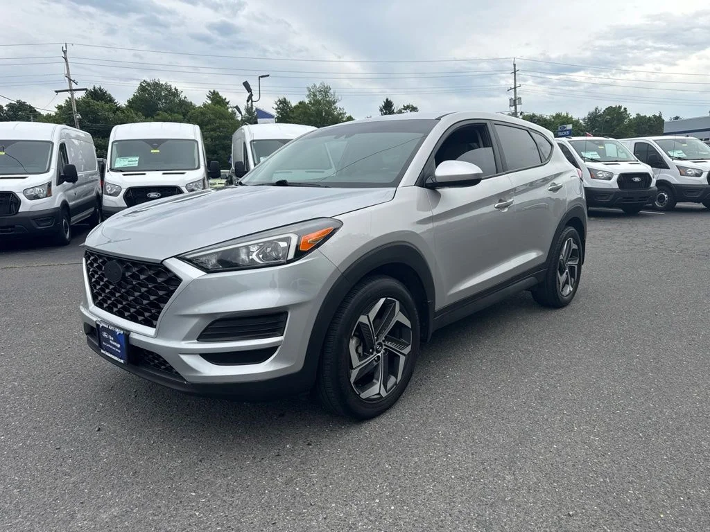 Used 2021 Silver Hyundai SE image 1