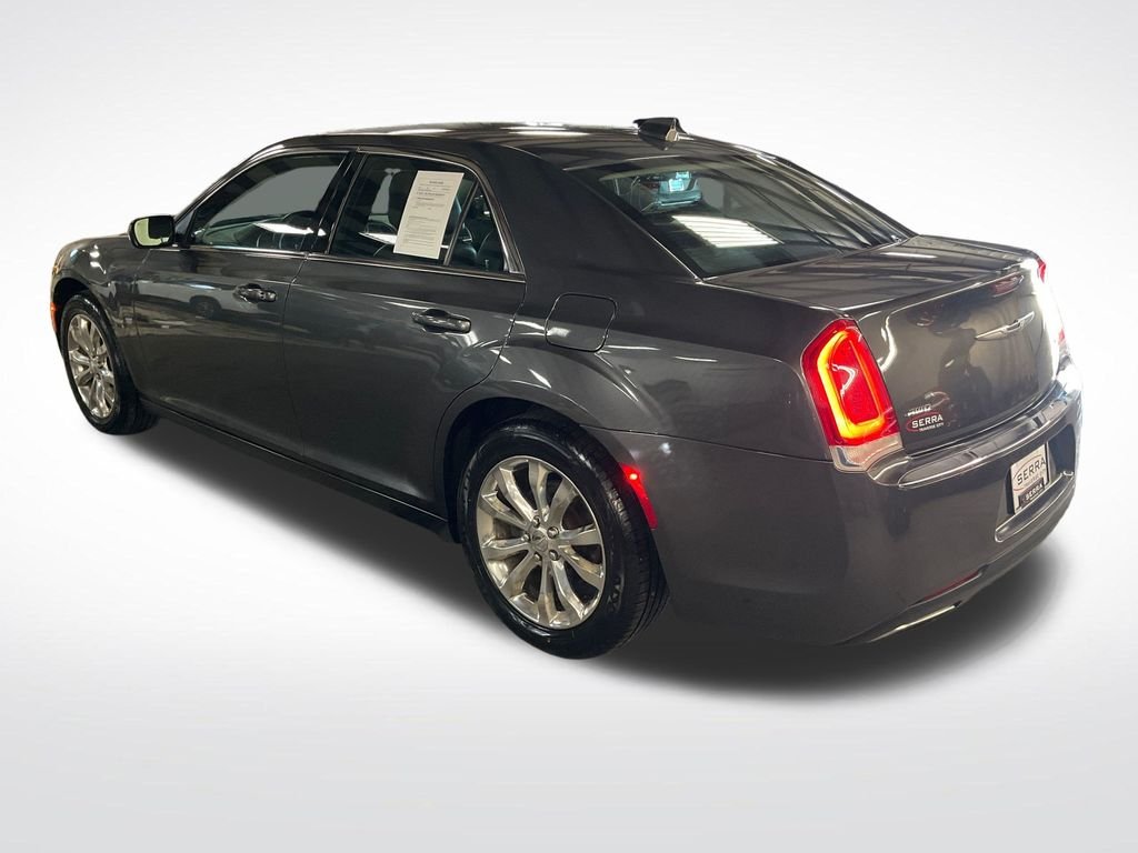 Used 2017 Gray Chrysler Limited image 3