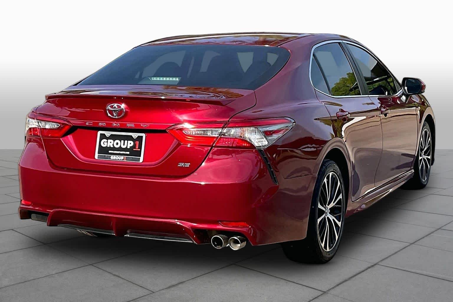 Used 2018 Ruby Flare Pearl Toyota SE image 13